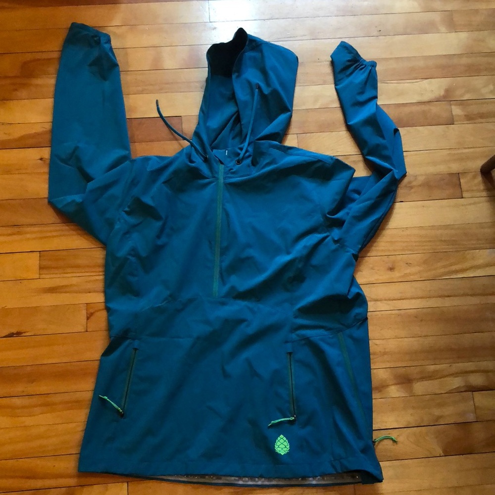 STIO soft shell windbreaker - hard to find!